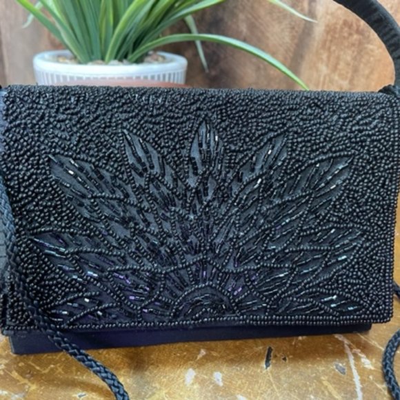 La Regale Beaded Evening Clutch - Picture 2 of 11
